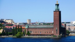 Aerial view of Stockholm's city hall.