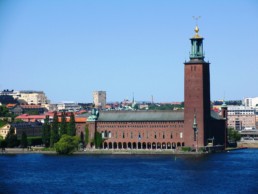 Aerial view of Stockholm's city hall.