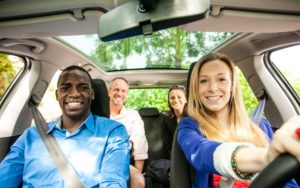 Adults carpooling thanks to Blablacar.